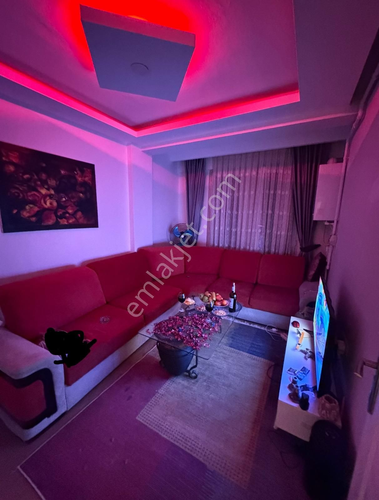 Recep Ümit Emlak'tan Sütlüce İçem Kapısı Yakınında Satılık Eşyalı 1+1 Lux Daire.