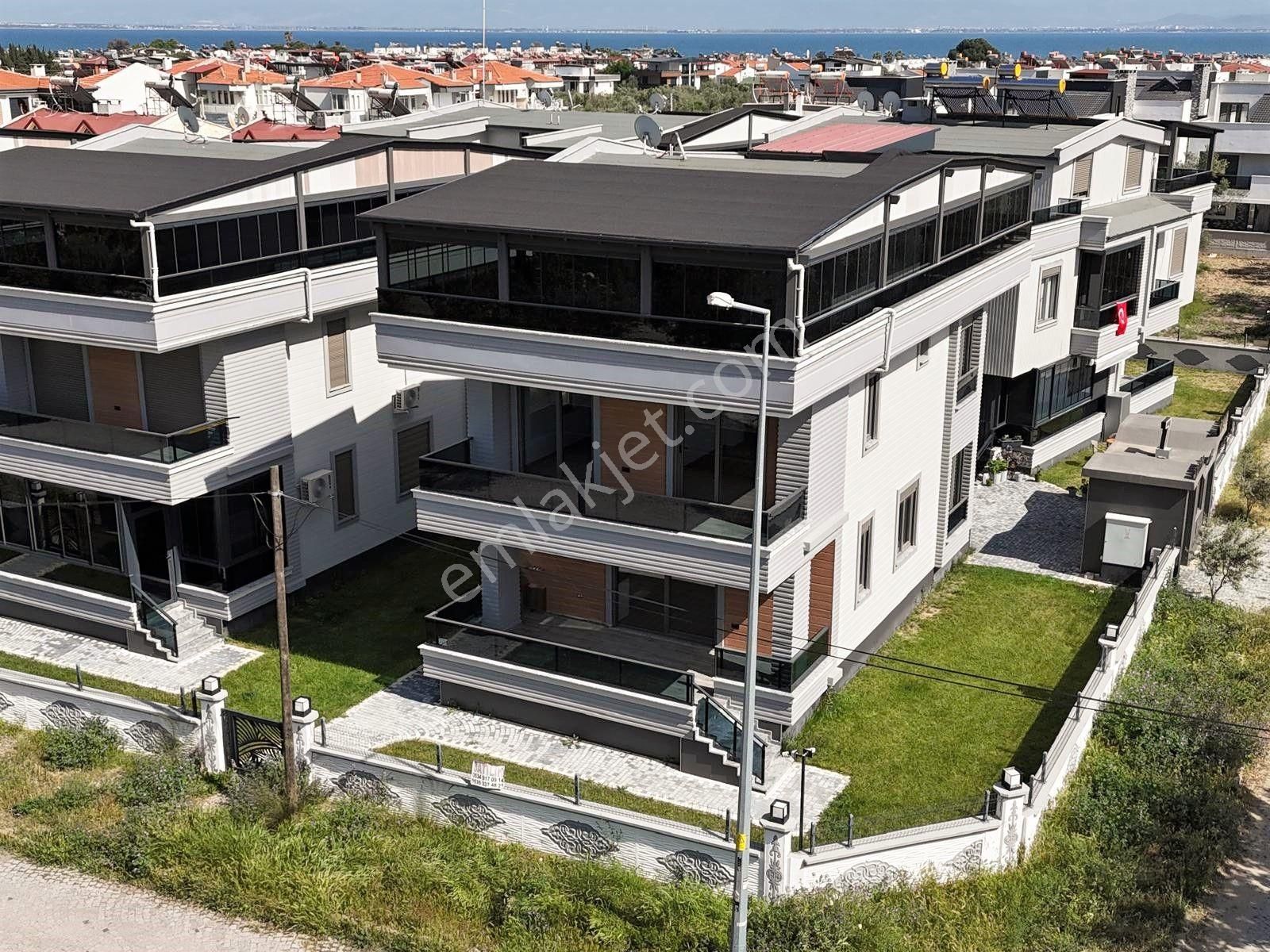 Akçay Aras Emlaktan Gürede Denize 650 M. Müstakil 5+1 Villa