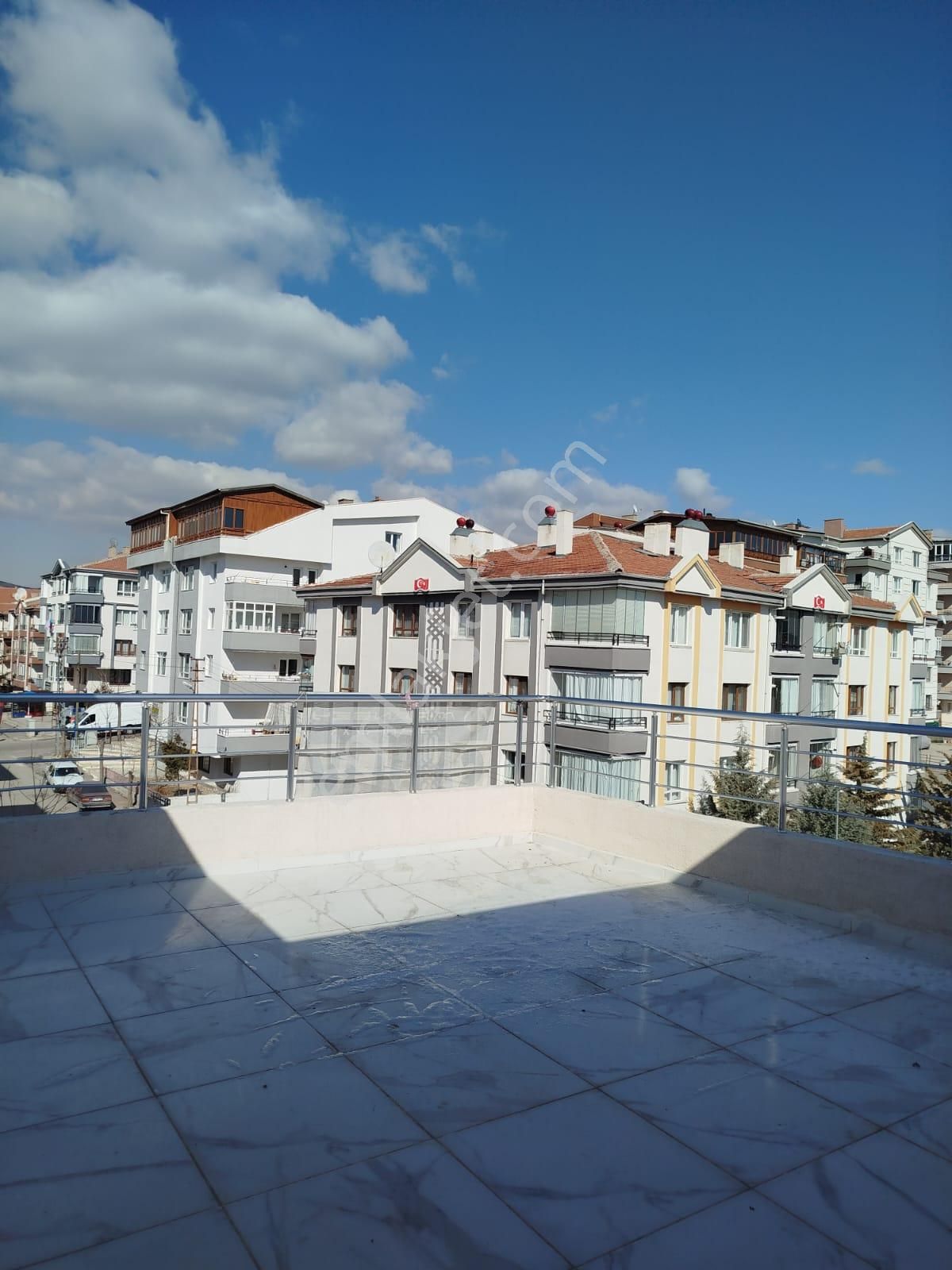 Küçük Kayaş'ta 180m2 4+1 Sıfır Dubleks 40m2 Teraslı Salon Bağımsız Satılık