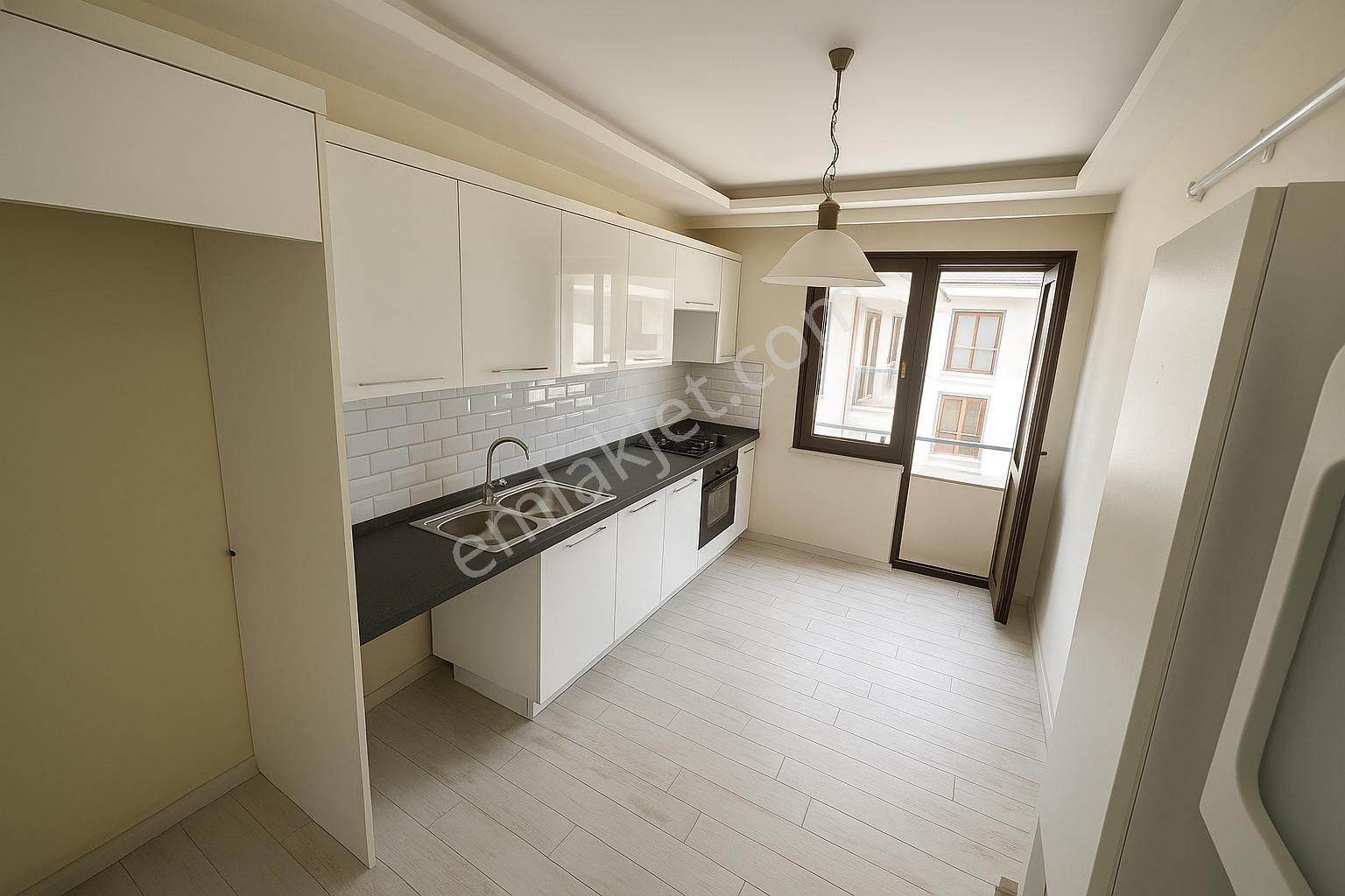 Akçay Köşem Emlaktan Altınkum Merkezde Site İçi Satılık Daire