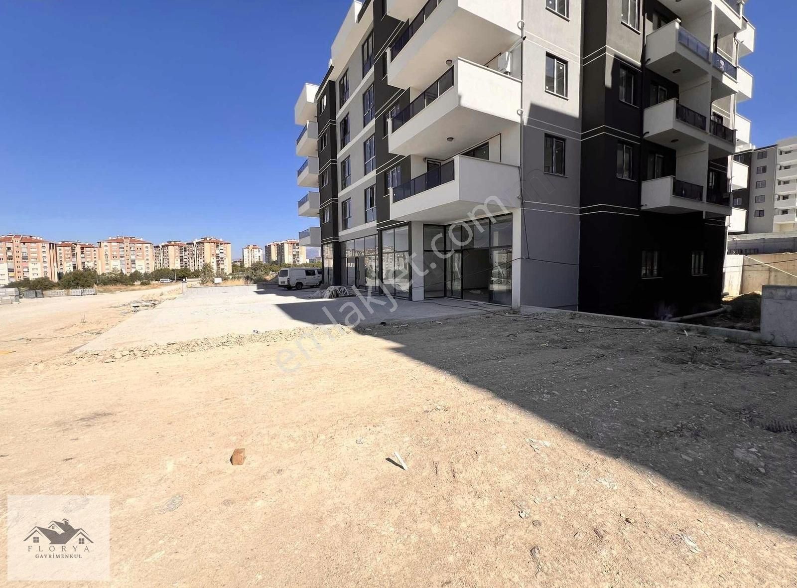 Şehir Hastanesi'ne Yakın Satılık 200 M2 İş Yeri