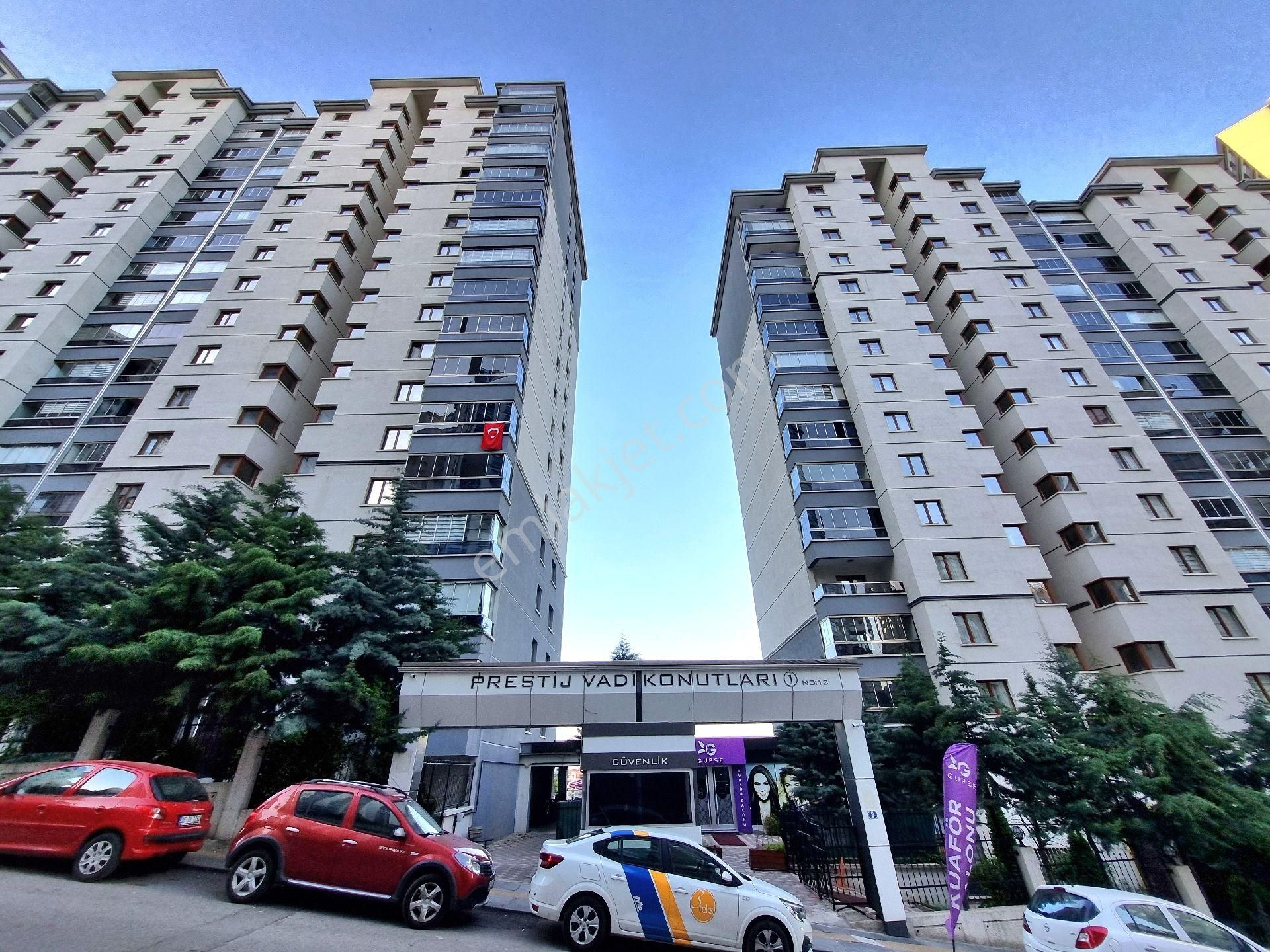 Pamuklar Prestij Vadi Konutları'nda Güvenlikli 4-bloklu Siteiçinde Vadi & Ankara Manzaralı 3+1 6.kat