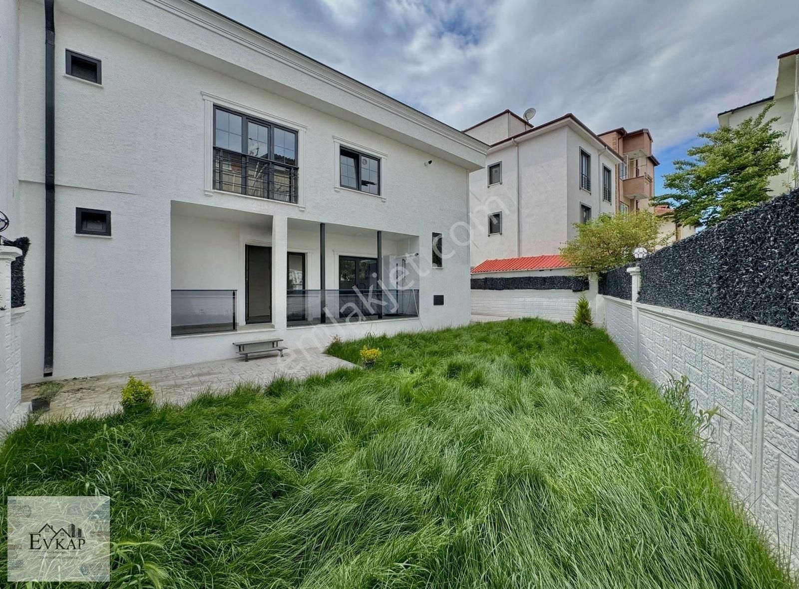 !mithatpaşa Mah. Merkezi Konumda Kiralık 3+1 Lüks Ofis / Daire !