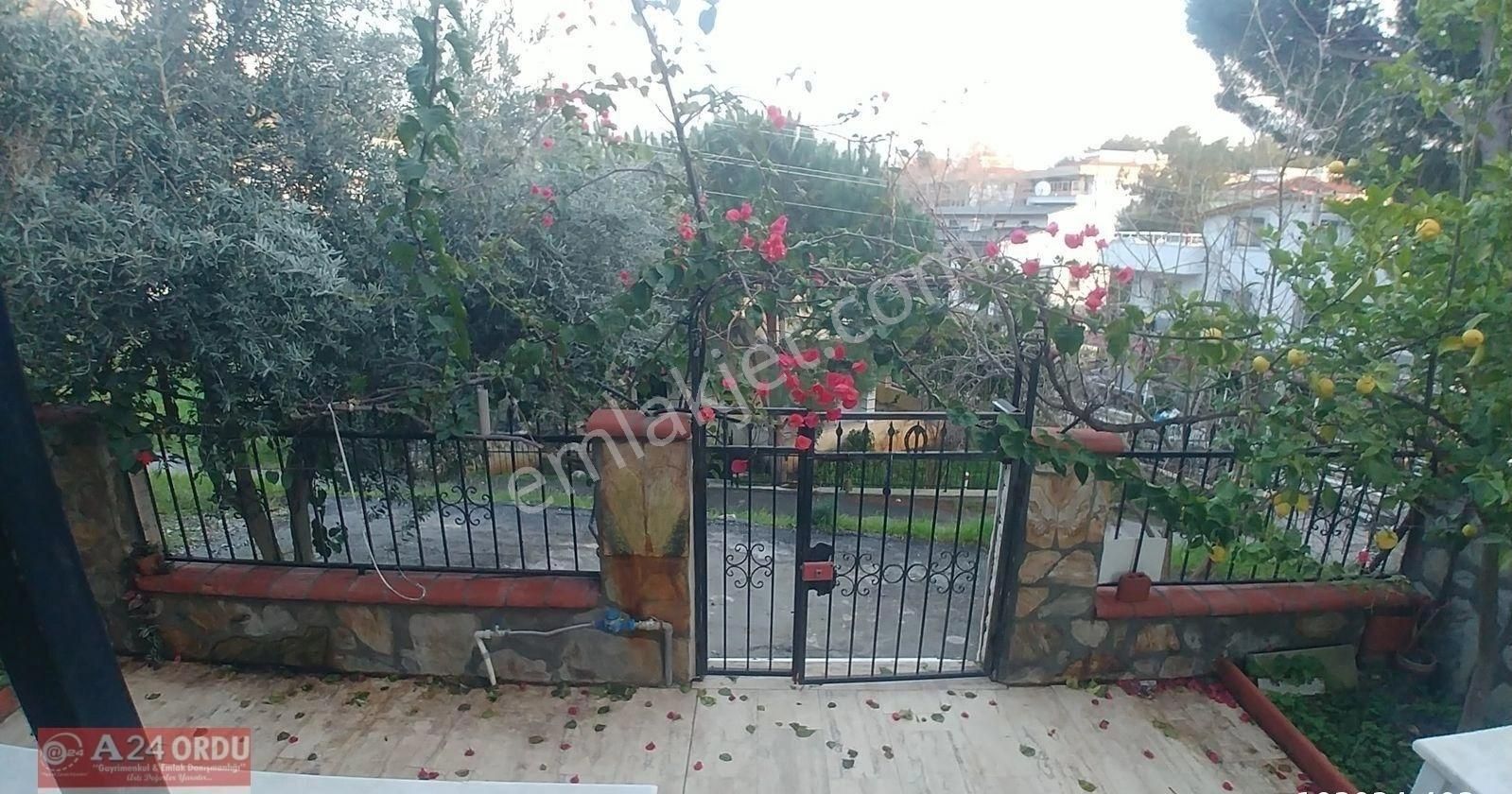 14 Evler Hava Kuv.ve Merkez Bankası Yanında,kaloriferli,5+1,manzaralı,büyük Bahçeli,13 Yaşında Villa - Görsel 5