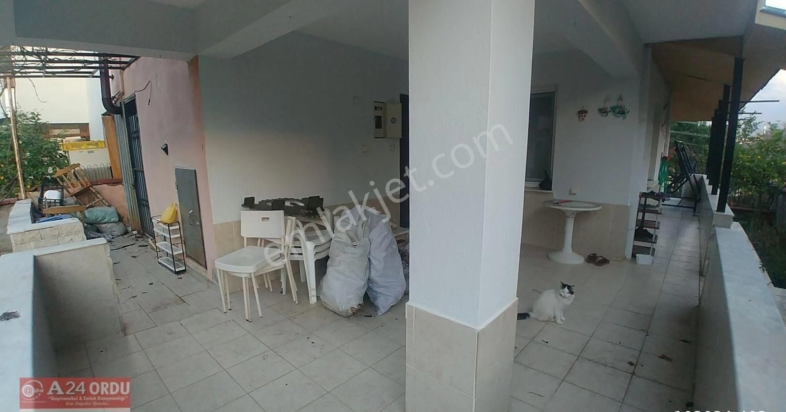 14 Evler Hava Kuv.ve Merkez Bankası Yanında,kaloriferli,5+1,manzaralı,büyük Bahçeli,13 Yaşında Villa - Görsel 10