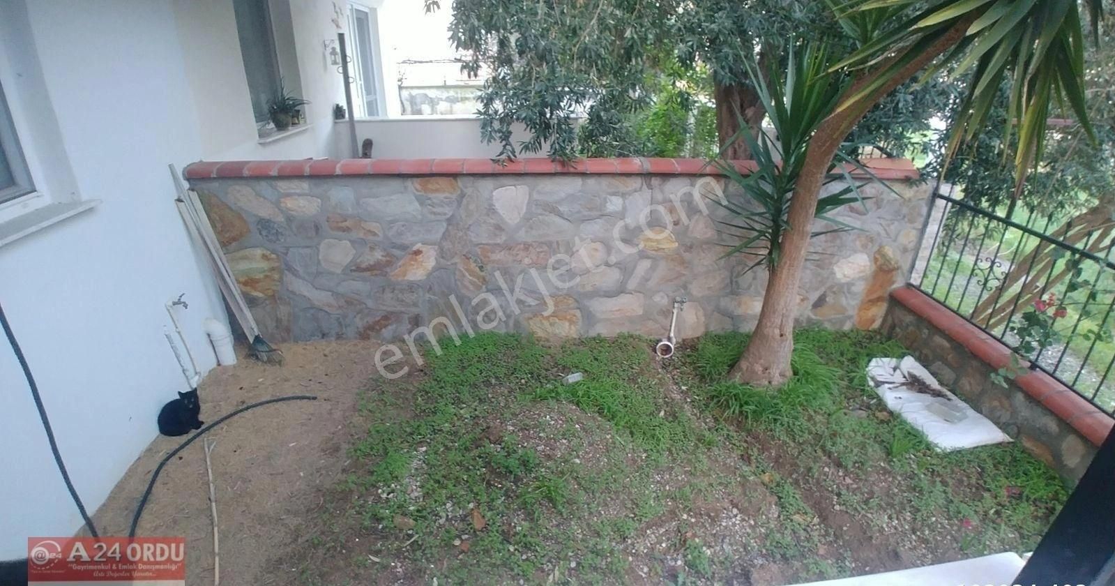 14 Evler Hava Kuv.ve Merkez Bankası Yanında,kaloriferli,5+1,manzaralı,büyük Bahçeli,13 Yaşında Villa - Görsel 6