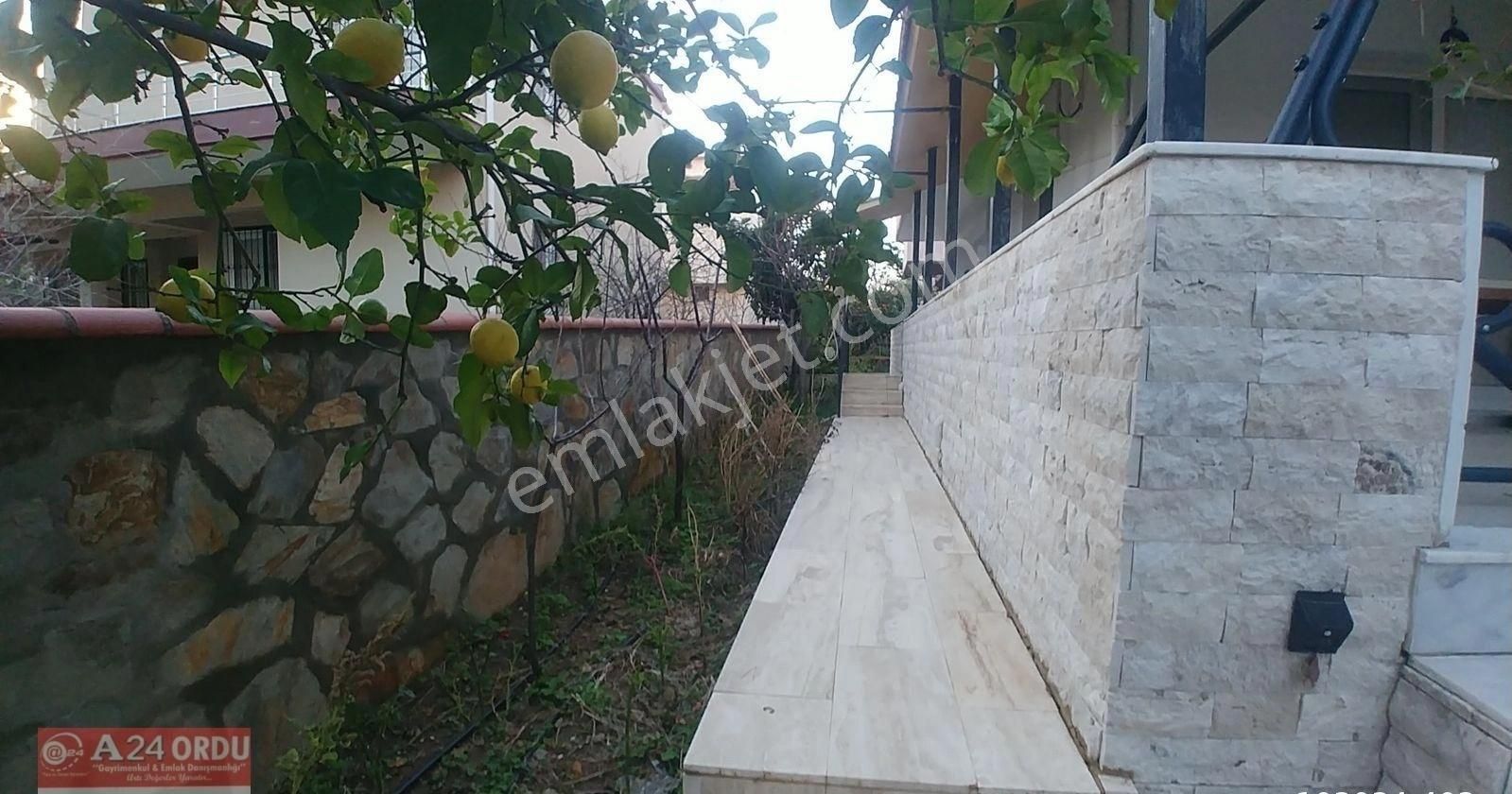 14 Evler Hava Kuv.ve Merkez Bankası Yanında,kaloriferli,5+1,manzaralı,büyük Bahçeli,13 Yaşında Villa - Görsel 15