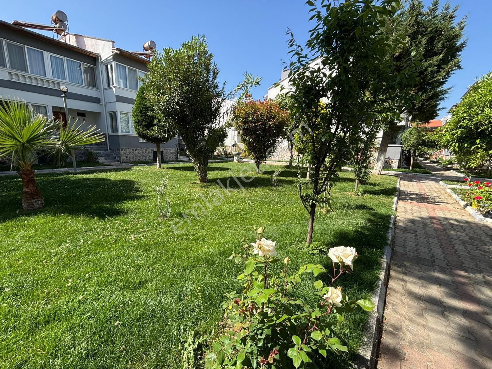 ꧁akçay Ay Emlaktan꧂ikizçay'da Muhteşem Konumlu Lüks Site İçerisinde Satılık 3+1 İçi Yapılı Villa