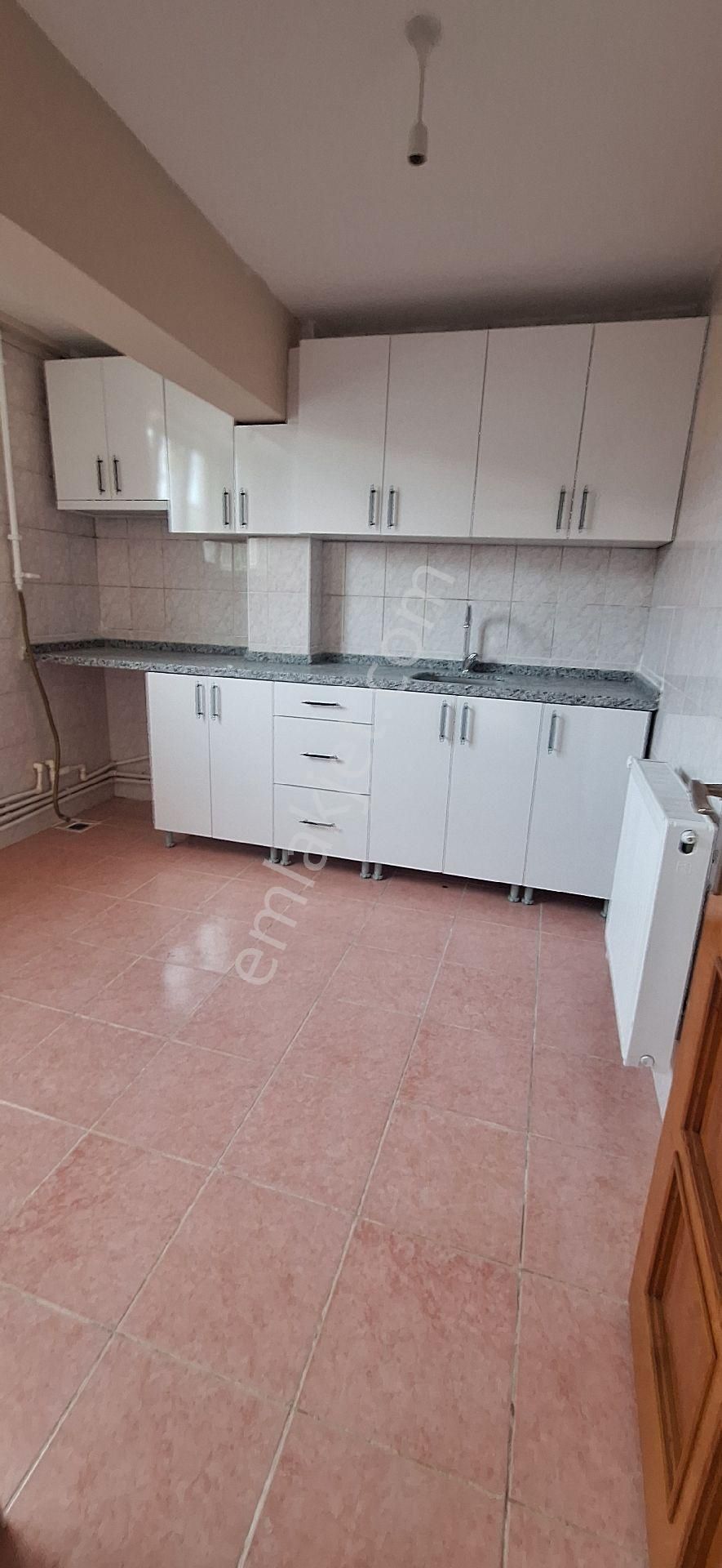 Sarıyer Kocataş'ta Kazım Karabekirde Kiralık Ev