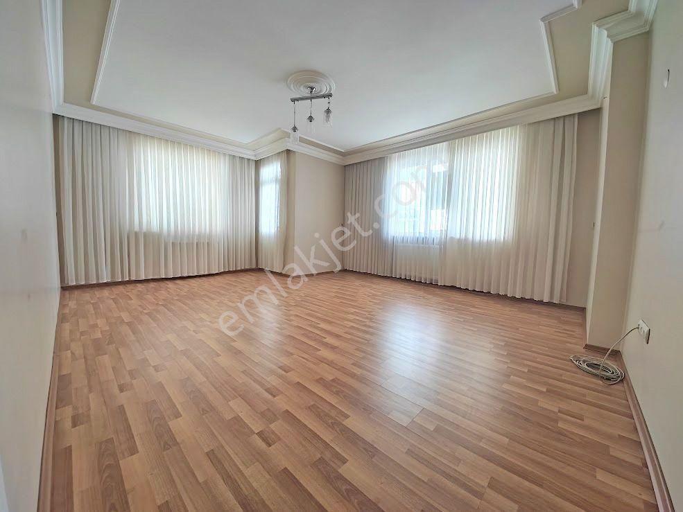 Yenibosna Zafer Mh Bilalhabesi Cami Yakini 3+1 Satılık Daire