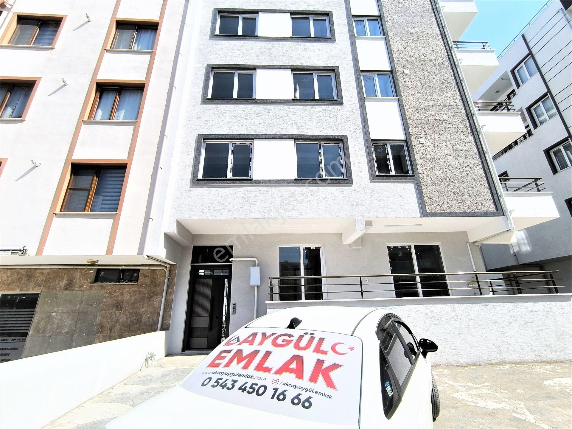 Burhaniye Cumhuriyet'te Aygülden Sıfır Arakat Yerden Isınmalı Doğalgazlı Asansörlü 2+1 Satılık Daire