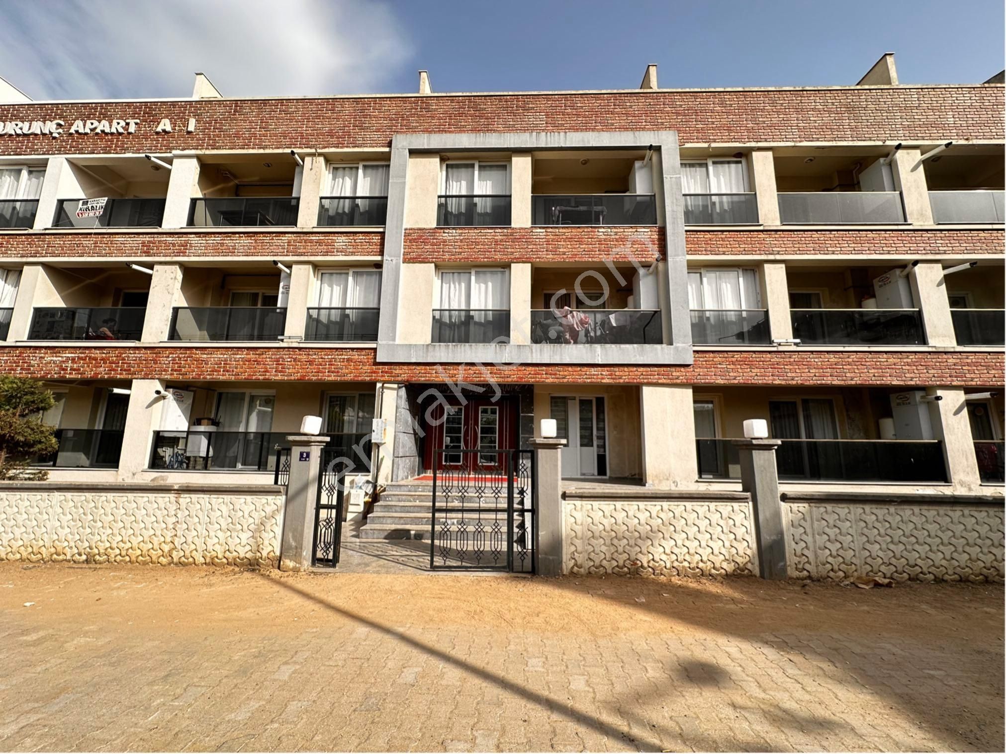 Konut Emlaktan İsabeylide Turunç Apartta 2+1 Doğalgazlı Eşyalı Kiralık Daire