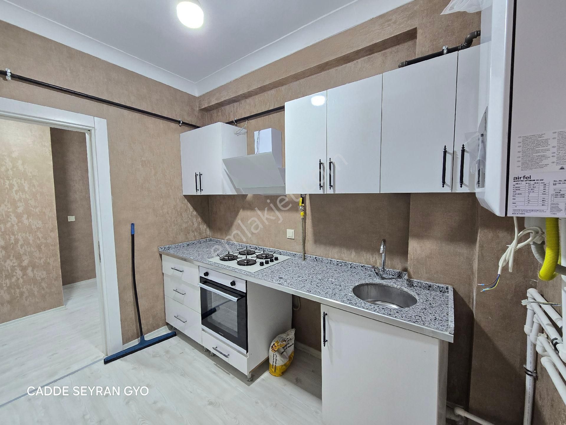 Cadde Seyran'dan Kiralık Arakat 2+0 Fuar Mrk. Yakın (memura)