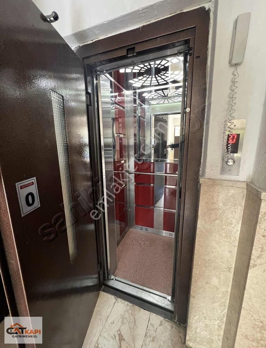 Çatkapı'dan Kuşcağız Mah. Katta Asansörlü Masrafsız 3+1 Daire