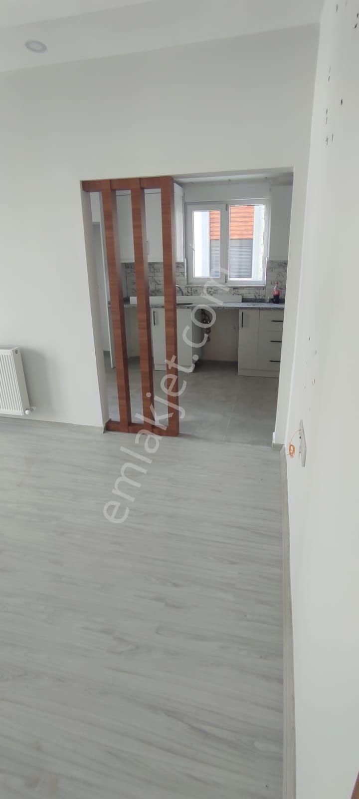 Merkez Mh Salı Pazarında Doğalgazlı 2. Kat Sıfır 2+1 Satılık Daire