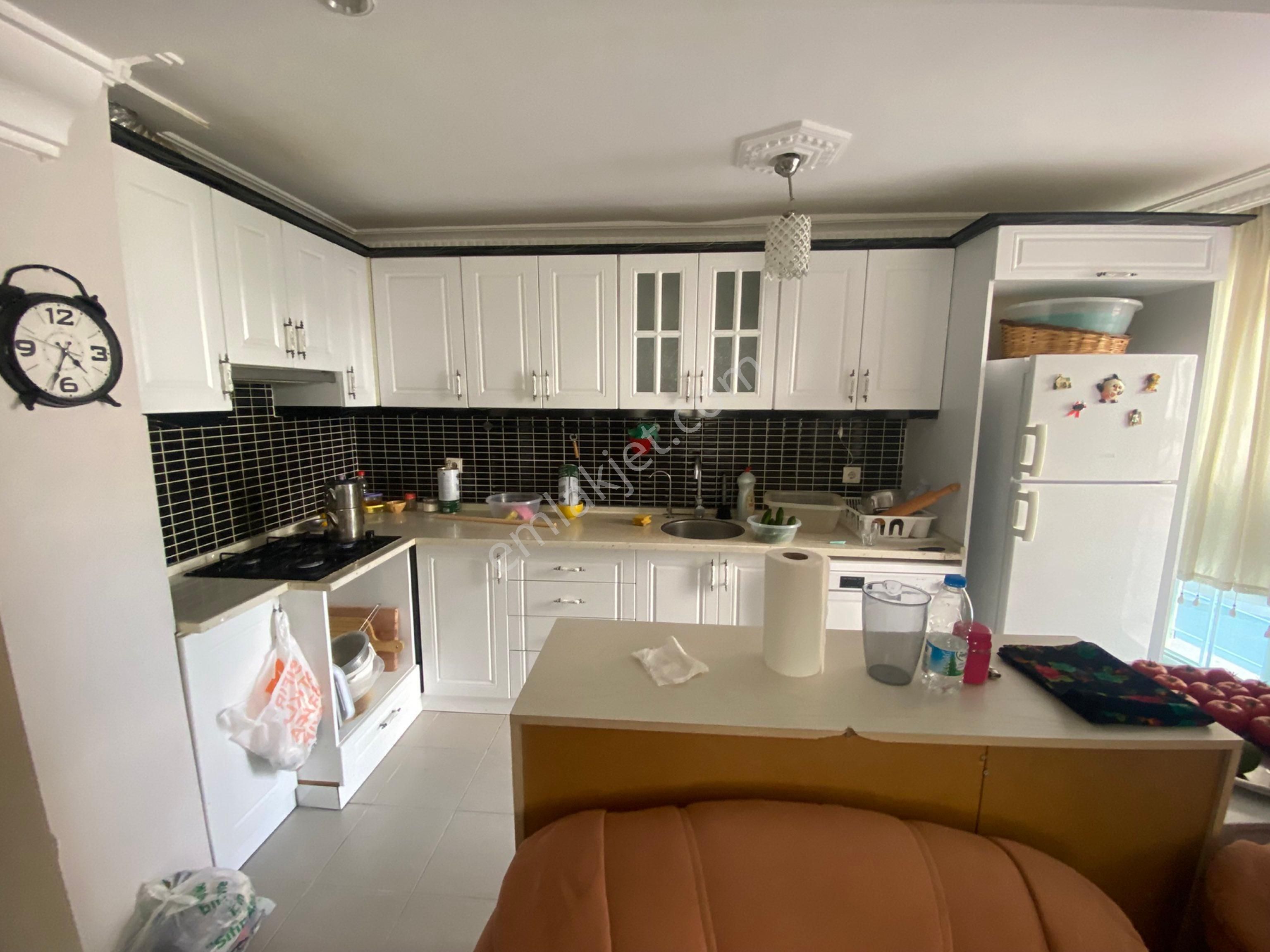 Refet Bele Mah.de Genç Binada 2+1 Yüksek Giriş Köşe Satılık Daire