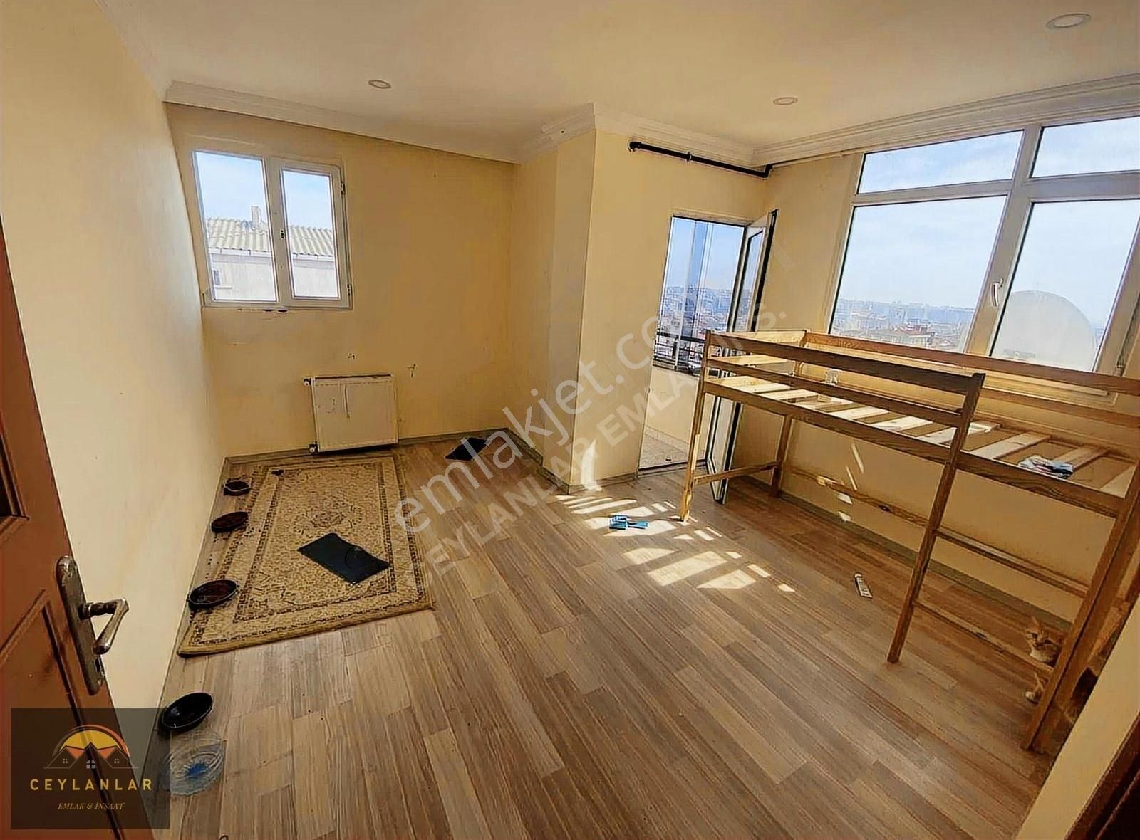 Sefaköy İnönü Mahallesinde 2+1 Güney Cephe