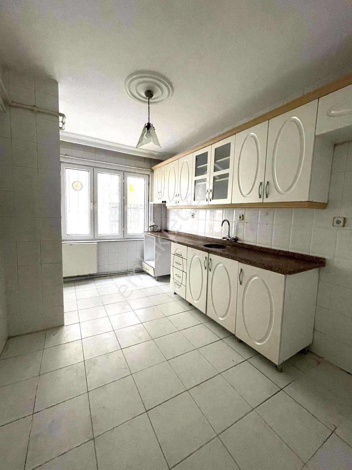 Arakat 2+1 Geniş M2 Balkonlu Daire