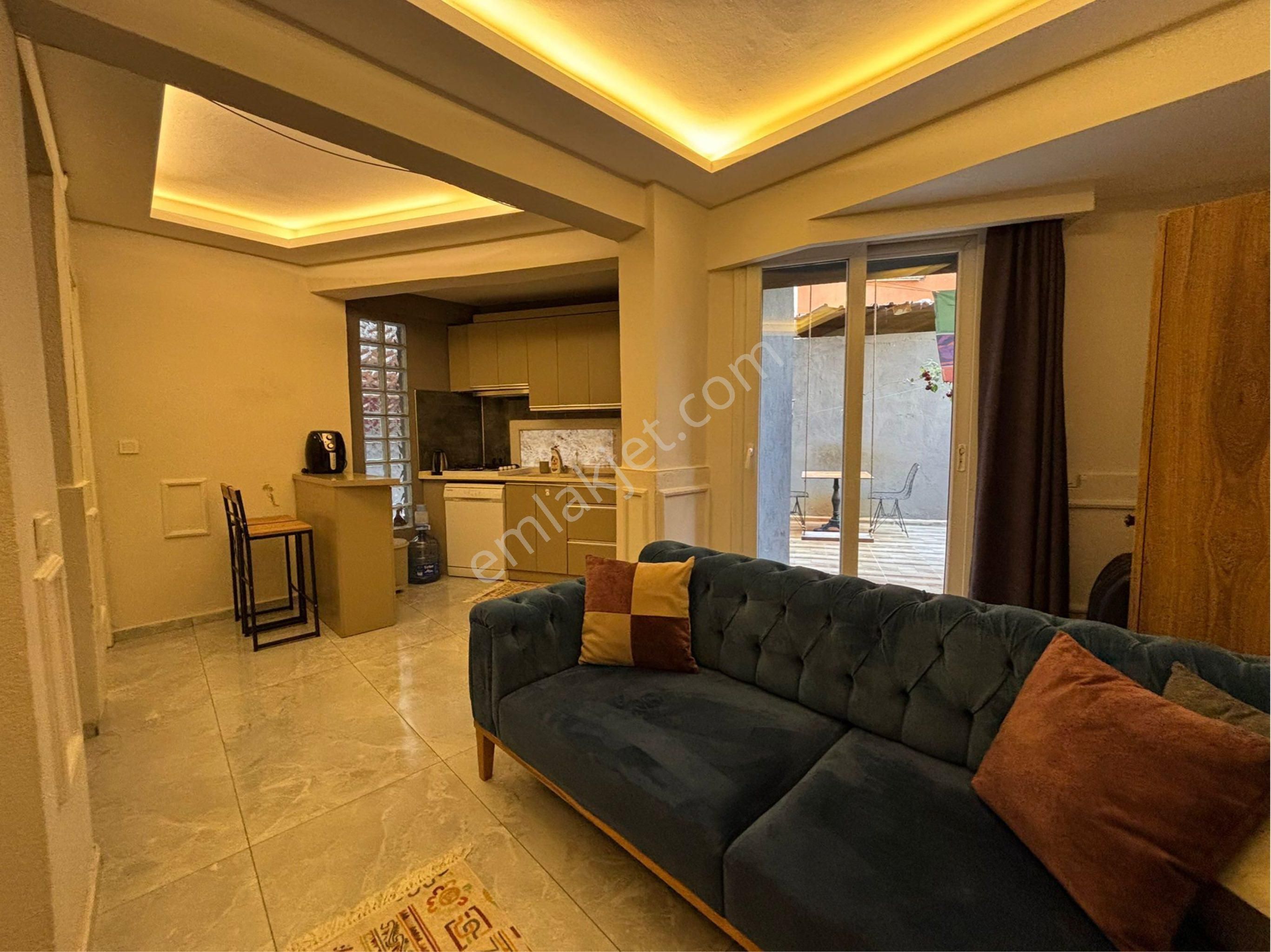 Alsancak Kahramanlarda Akıncılar Caddesinde 1+1 50m2 Müstakil Bahçeli Kiralık 1+1 Mobilyalı Daire!