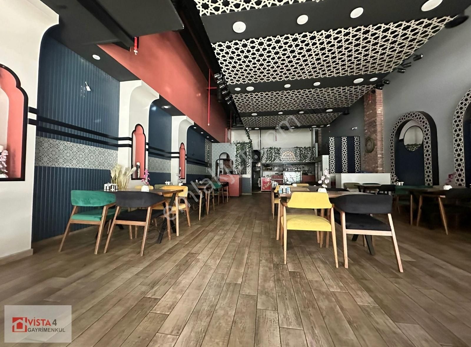 Beykent Merkezde Devren Restaurant 2 Dükkan Birleştirilmiş 280m2