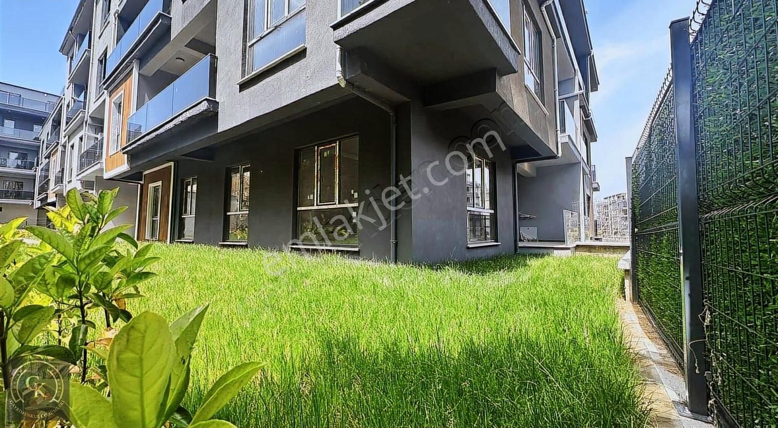 Başiskele Akkurt Royal City'de 3+1 142m2 Satılık Bahçe Katı..
