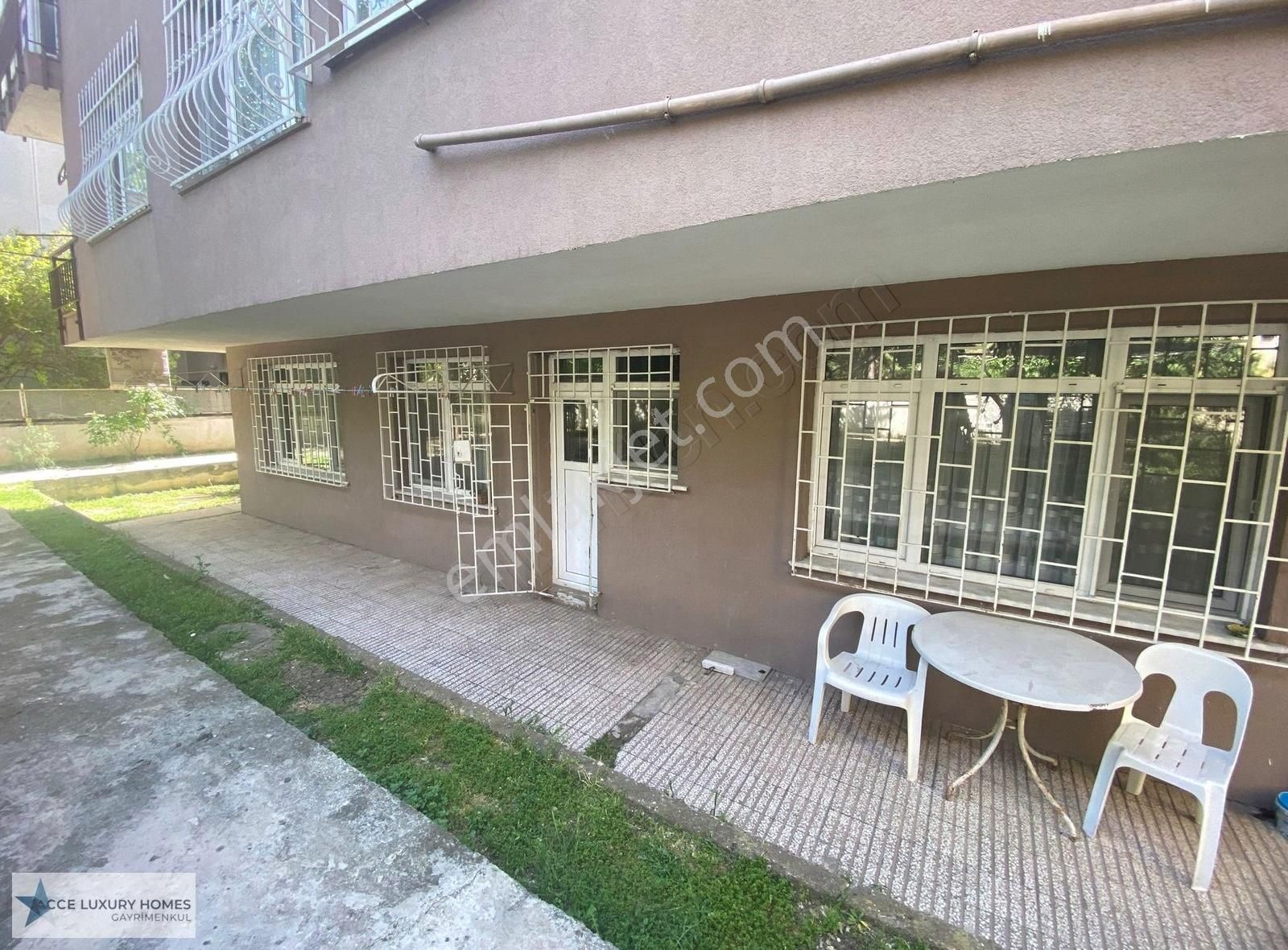 Yeşilköy'de Merkezi Konumda Yatırımlık 3+1 Daire