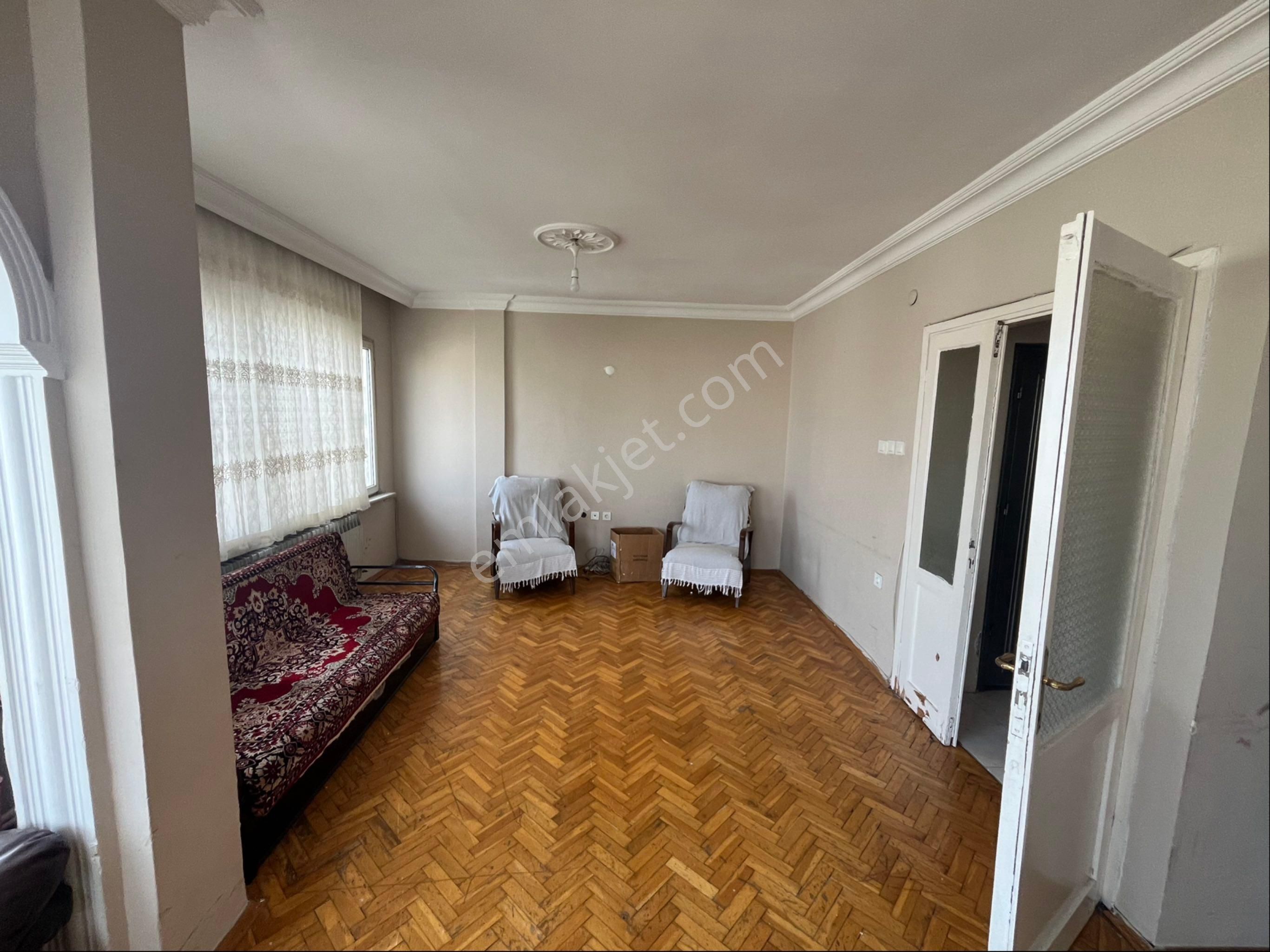 Tekirdağ Süleymanpaşa Muratlı Caddesi Kiralık Eşyalı 2+1 Daire