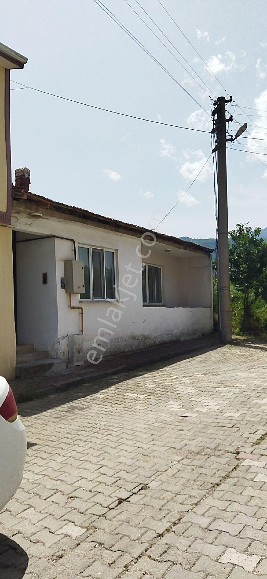 E.m.a Emlak Gayrimenkul Güvencesinde İnegöl Yeniceköyde Satılık Müstakil Ev - Görsel 3