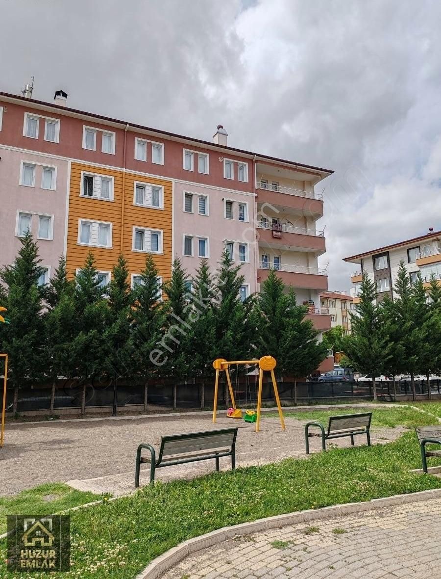 Huzur Emlak Tan Esentepe Yolu Üzeri Satılık 3+1 Daire