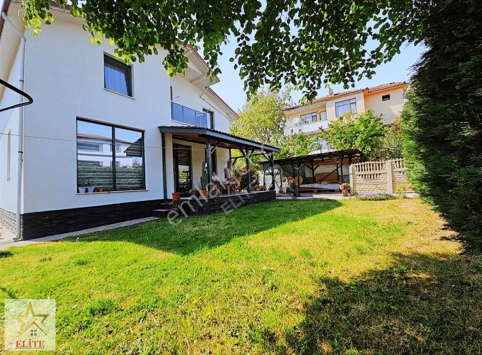 Düzce Çilimli İlç. Müstakil 395 M2 Arsa Üzerinde Satılık Villa