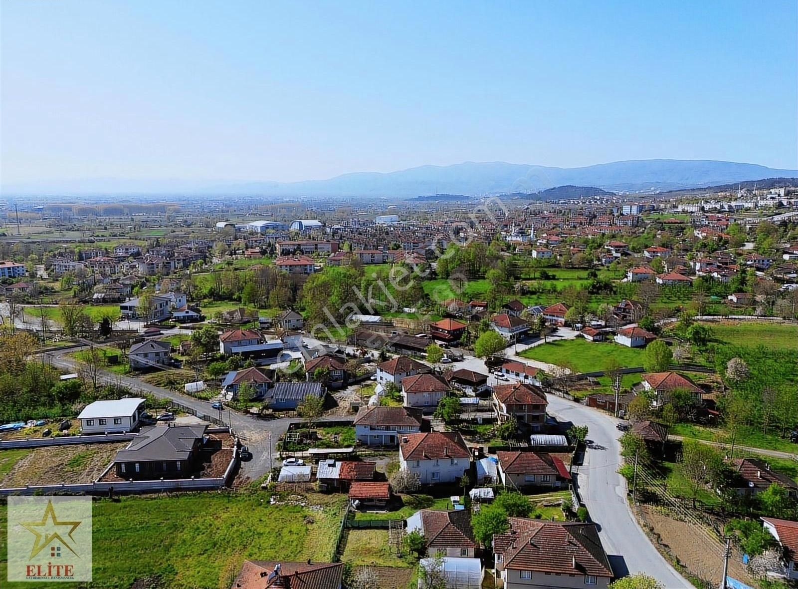 Düzce Sallar Mah. 690 M2 Arsa Üzerinde 2 Katlı Müstakil Ev