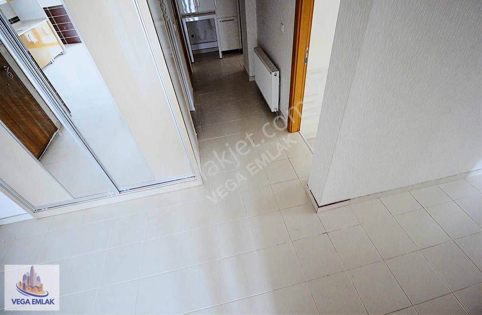 Vega Emlak'tan Protokol Yolu Yakını Ön Cephe 4+1 Full Yapı Daire - Görsel 7