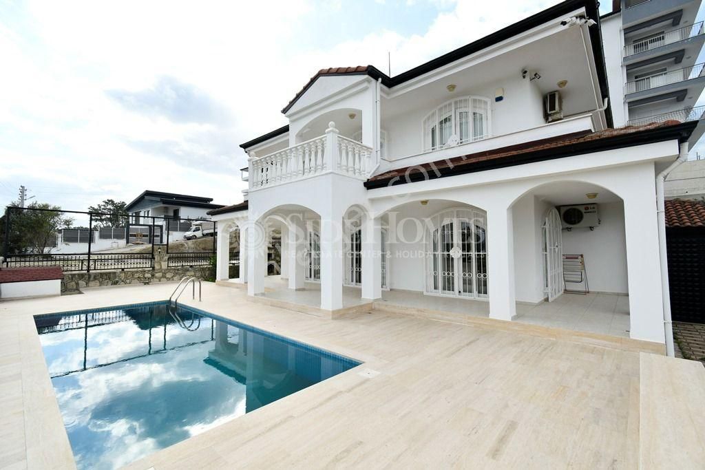 Manavgat Sarılarda Doğa Manzaralı Satılık Muhteşem Güzellikde Havuzlu Villa