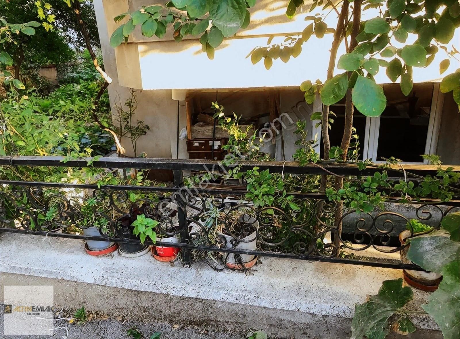 Balıkesir Plevne De 2+1 Kiralık Kombili Bodrum Katı Daire