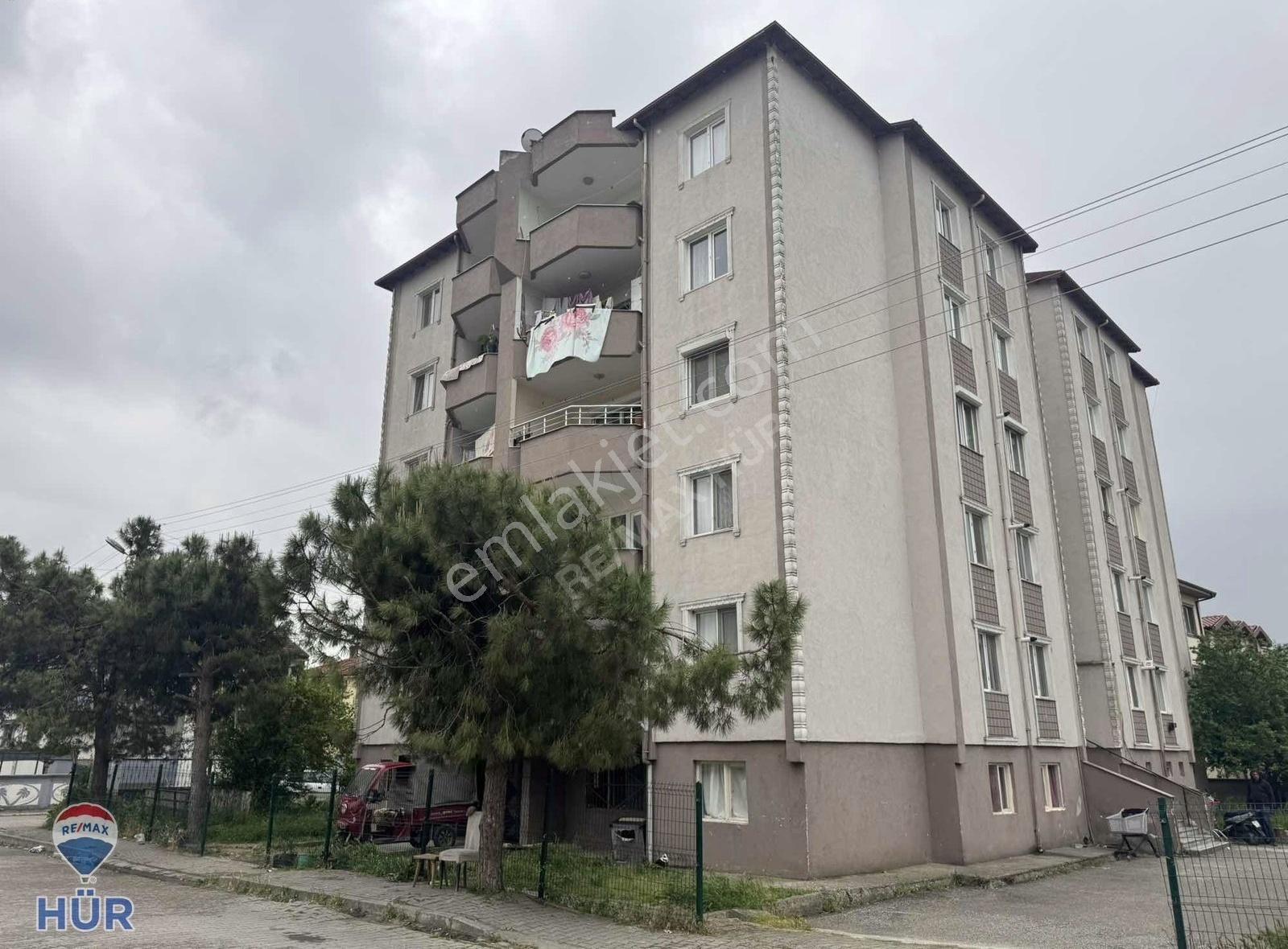 Remax Hür Uğur Çakar'dan Tekeler Mahallesi Satılık Daire