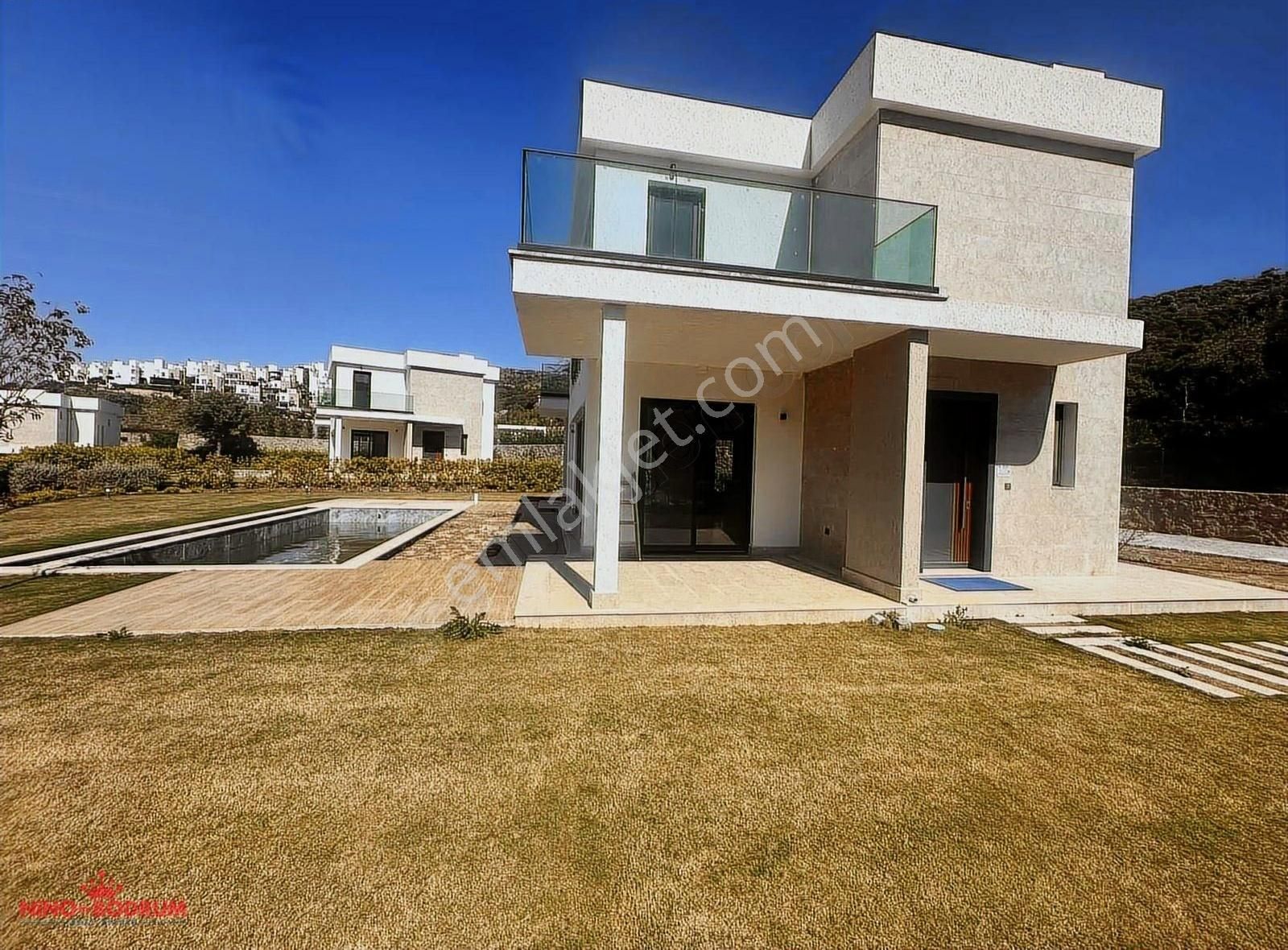 Özel Havuzlu, Tam Müstakil, 500 M2 Arsa Paylı, 3+1 Villa