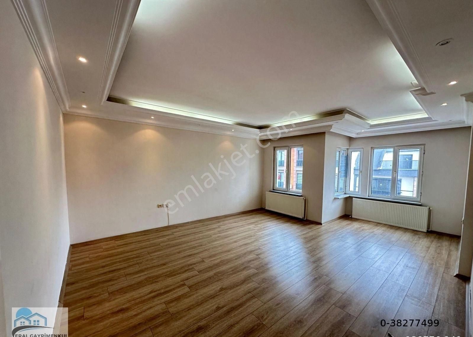 Eral Gayrimenkul'den Paşakonak Mahallesinde Site İçerisinde Kiralık 3+1 Daire