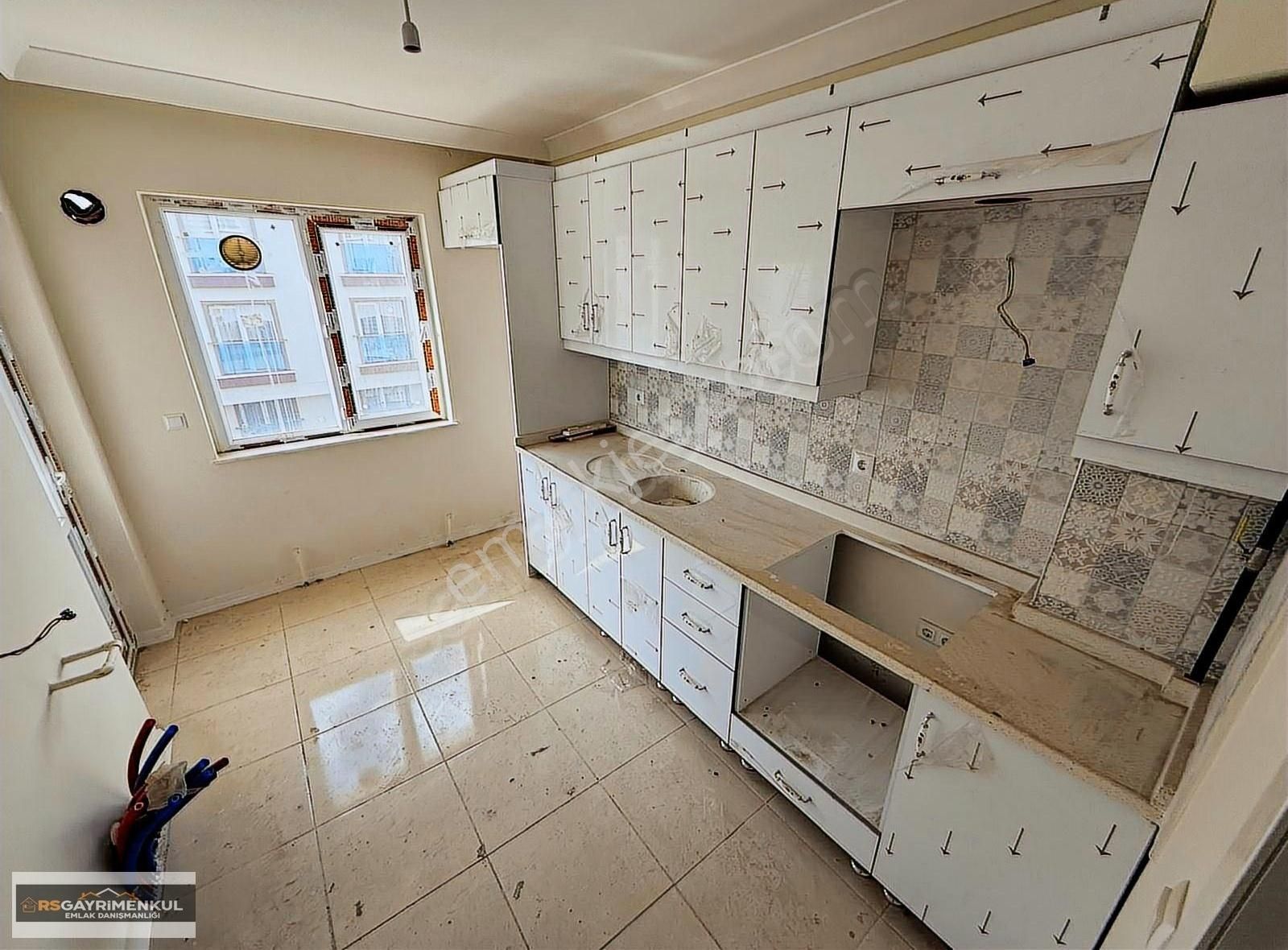 **rs Den Ara Kat Güney Cephe Bölgenin En Geniş 2+1 Dairesi***