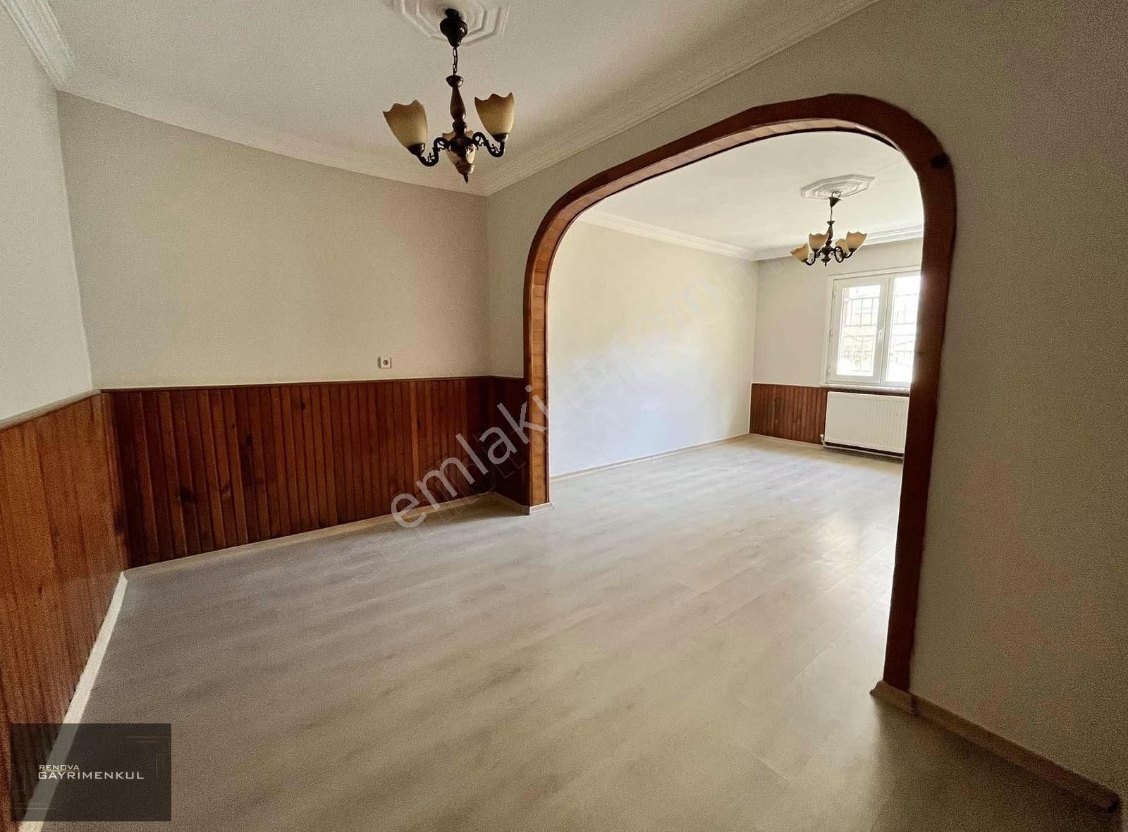 Çengelköy'de Kiralık 1+1 Temiz Daire
