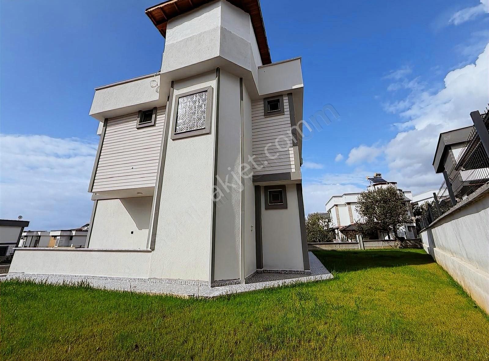 Körfezin En Gözde Sahilin De 3+1 Villa