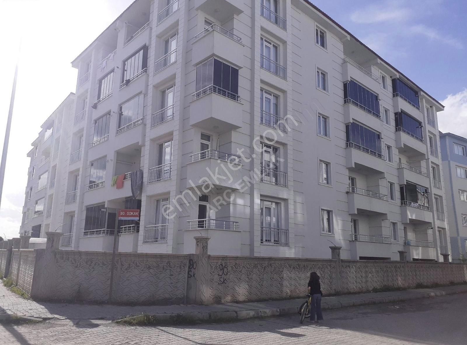 Arc Emlaktan Satılık 3+1 Daire
