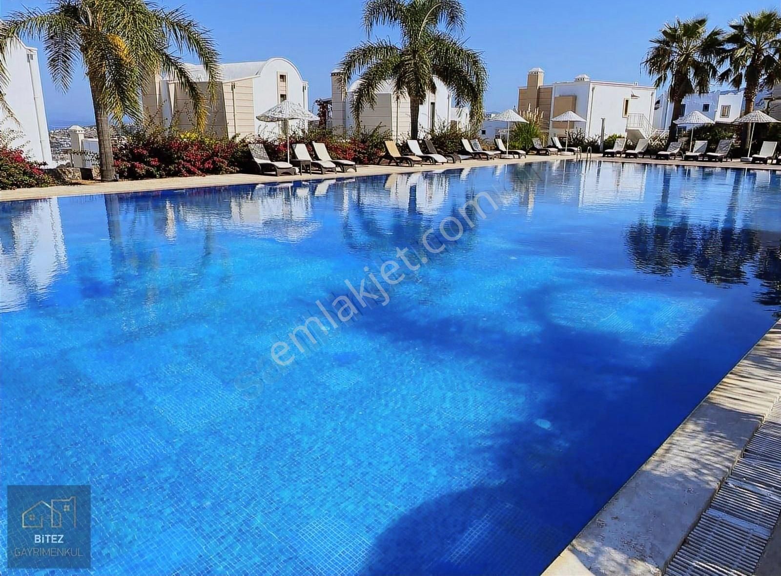 Gündoğan'da Site İçerisinde Satılık Deniz Manzaralı 4+1 Villa
