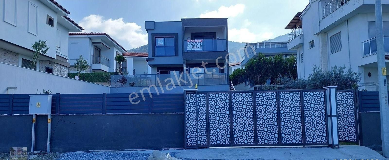 Kuşadası Güzelçamlıda Satılık 5+1 Havuzlu Yazlık Kanıt Emlaktan