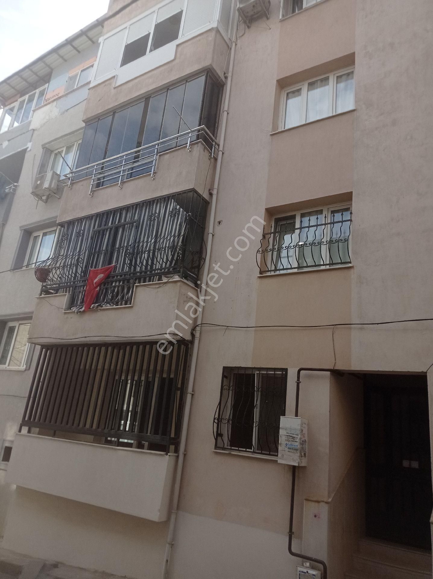 Sahibinden Bozyaka Kapalı Pazar Yakını 14 Yıllık Genç Daire