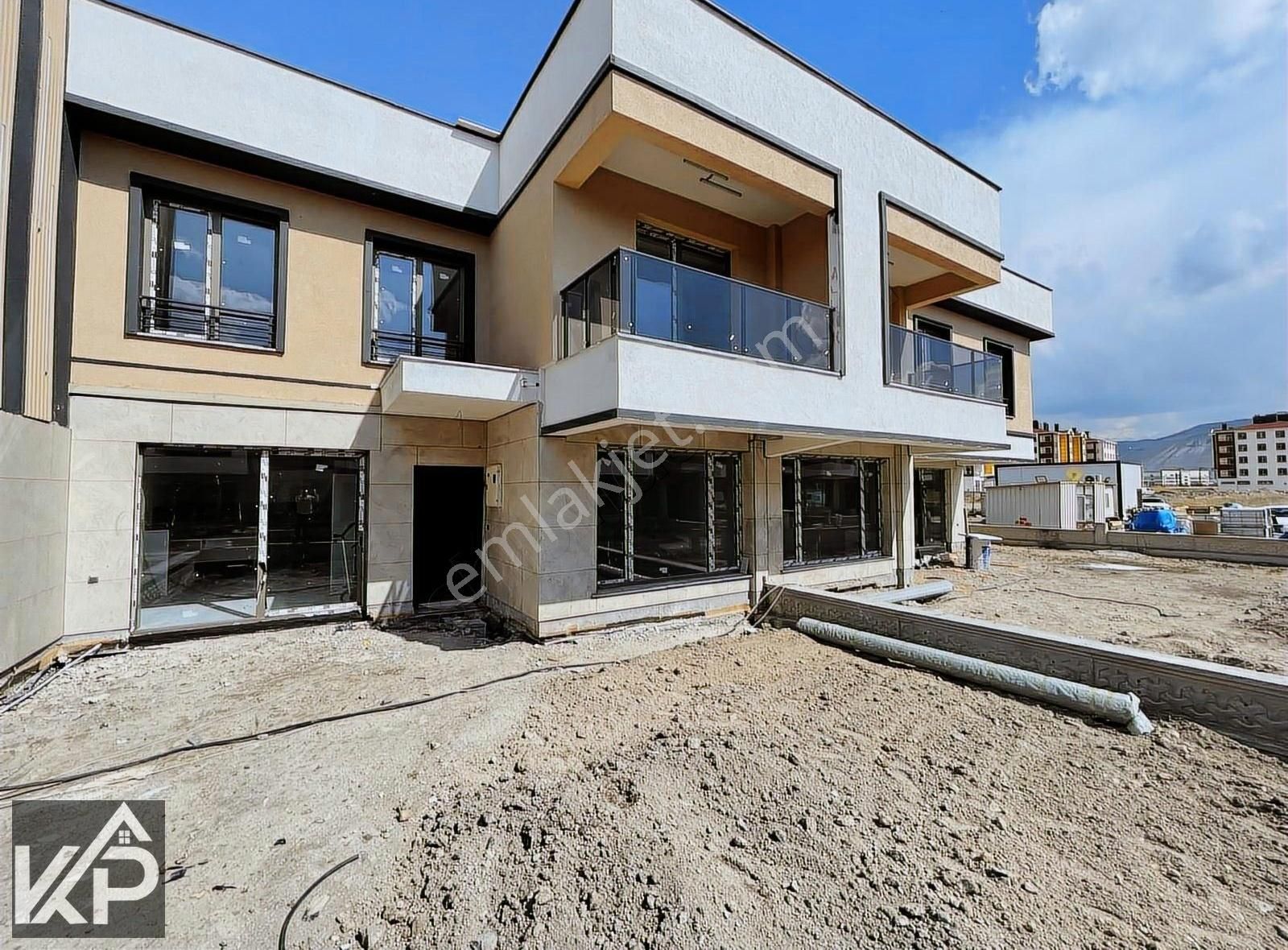 Çok Acil Kp/şehir Hastanesinin Yanında 3,5+1 Lüxs Satılık Villa