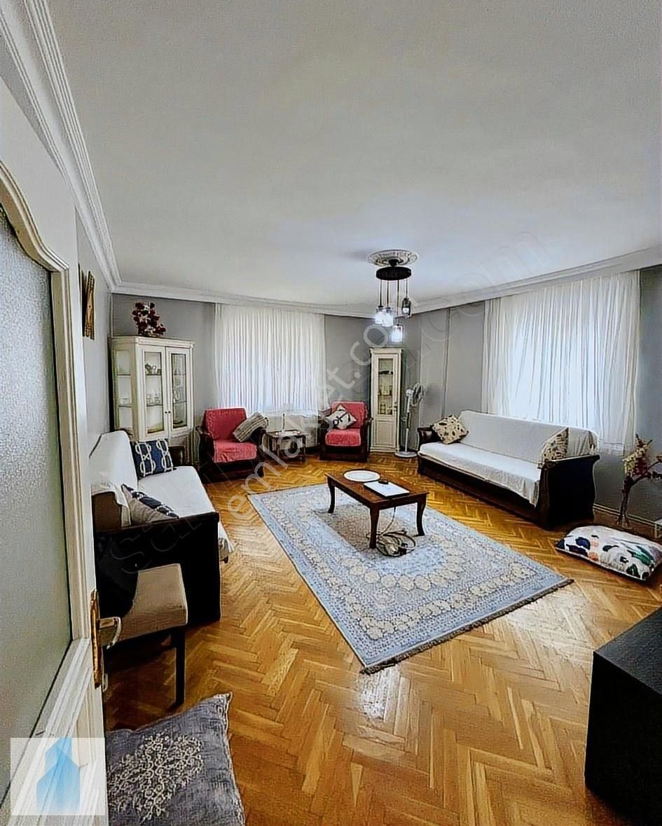 Bağcılar Merkez De Satılık 4+1, 170 M2 , Harika Daire