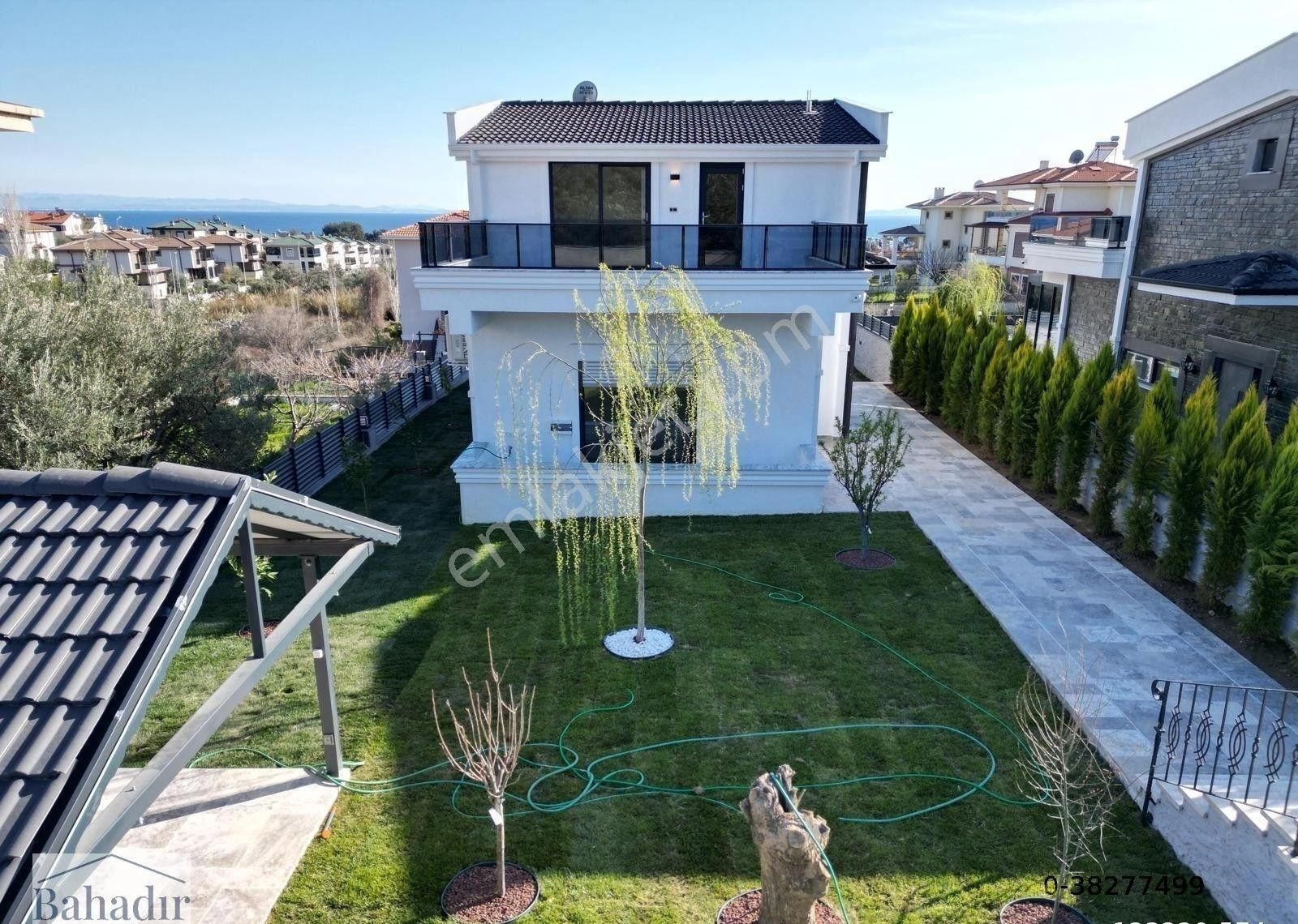 Bahadır Emlaktan Narlıda Müstakil Havuzlu 4+1 Satılık Villa