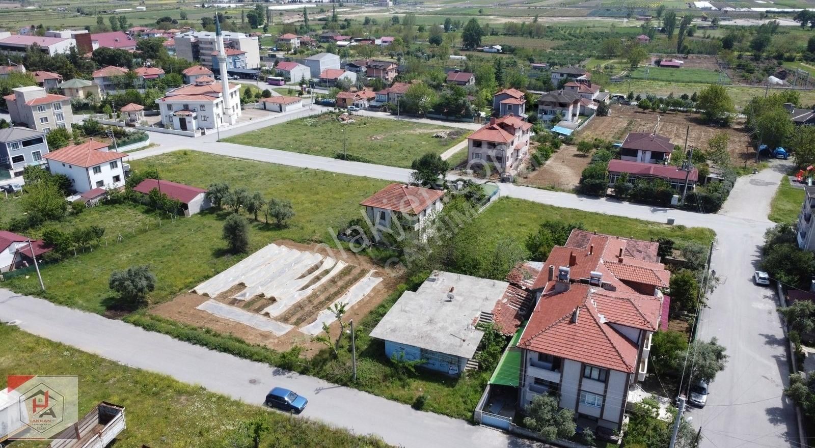 Sakarya Pamukova Yenice Mahallesinde 448 M2 Arsa 1+1 & Depo