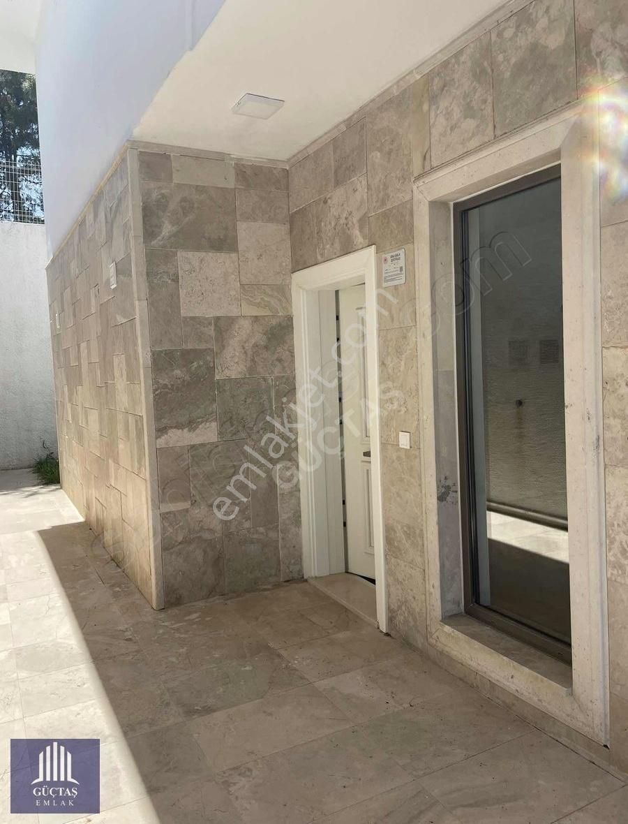 Çiftlik'te Havadar Ferah Lokasyonda Geniş 4+1 Villa - Görsel 18