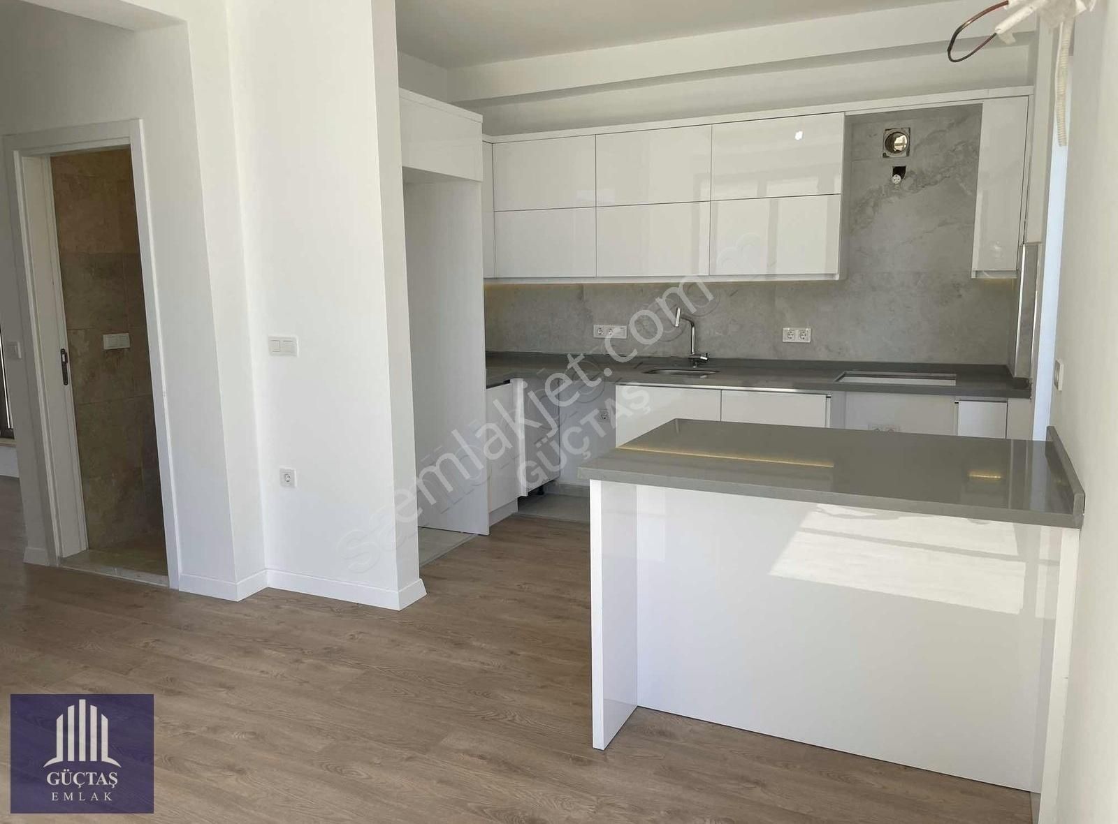 Çiftlik'te Havadar Ferah Lokasyonda Geniş 4+1 Villa - Görsel 6